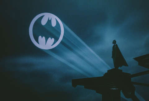 Imagem do google, referenciando o Bat-sinal